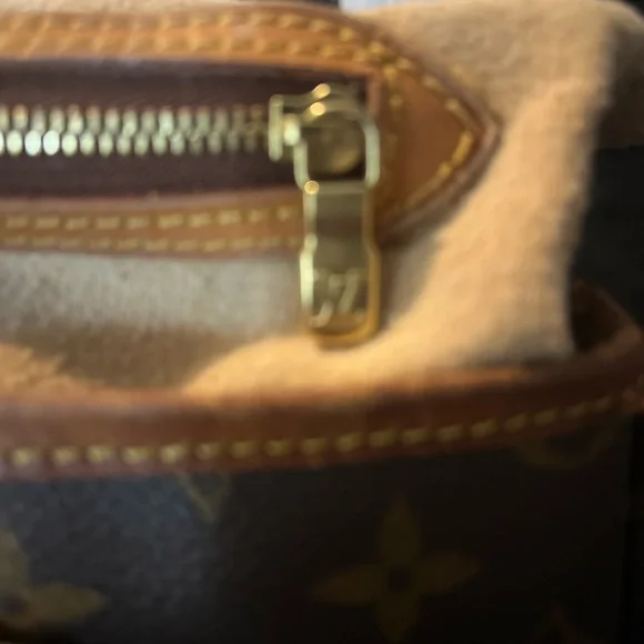 Authentic w’ COA Louis Vuitton Monogram Canvas Mini Bucket Bag (AR1929) - Picture 10 of 16